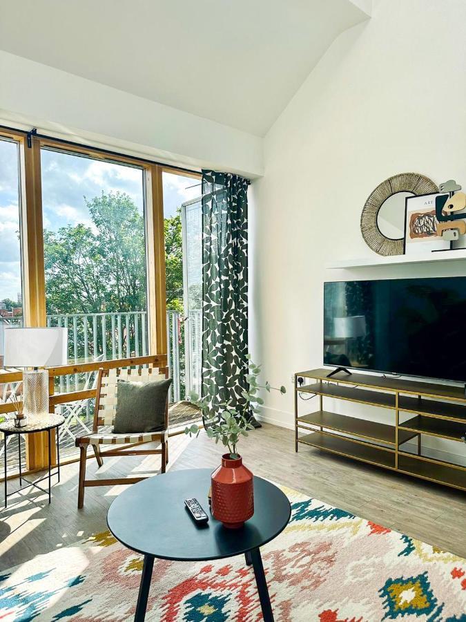 Coventry Large 4-Bed Townhouse By Empower Homes Екстер'єр фото