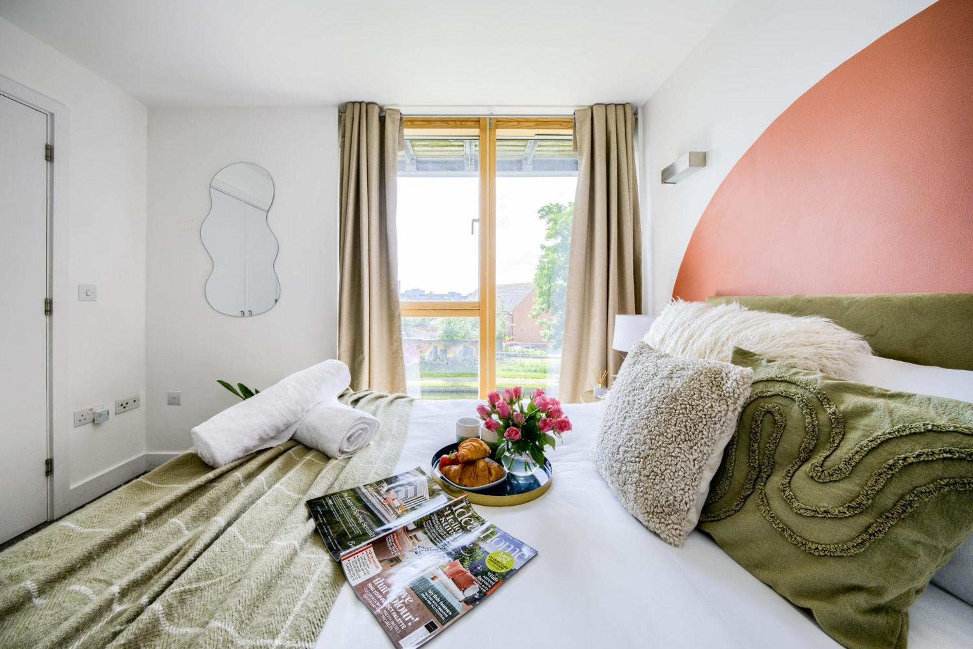 Coventry Large 4-Bed Townhouse By Empower Homes Екстер'єр фото