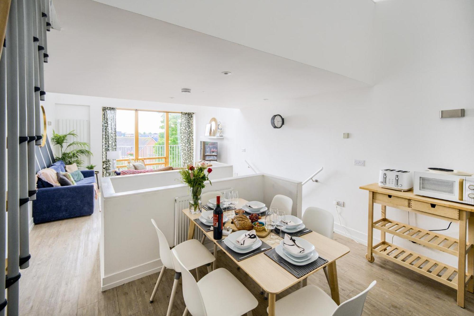 Coventry Large 4-Bed Townhouse By Empower Homes Екстер'єр фото