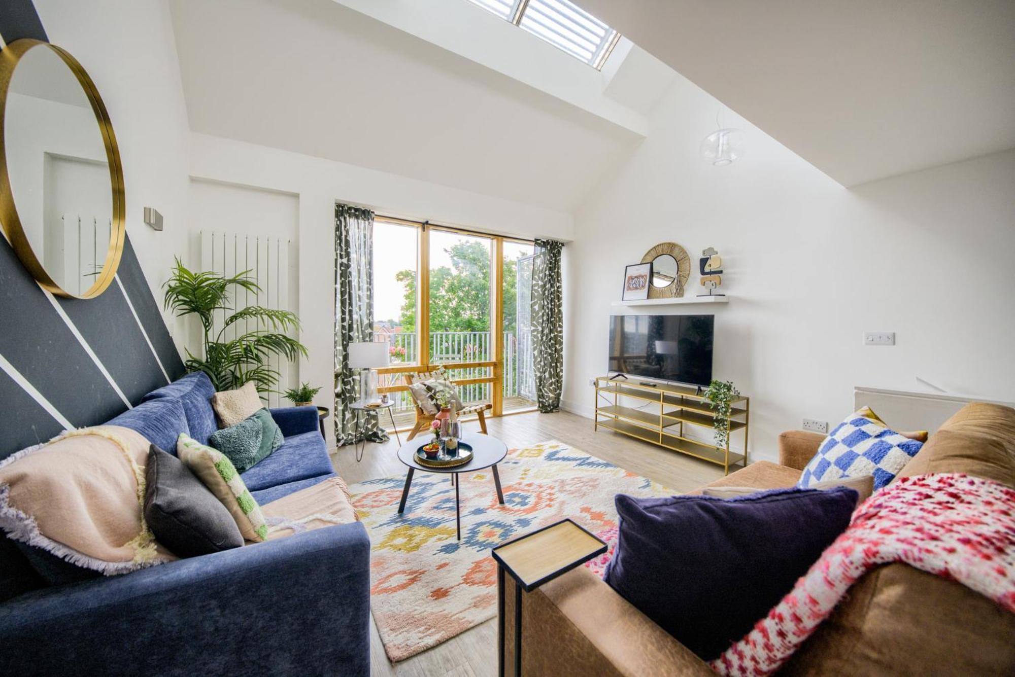 Coventry Large 4-Bed Townhouse By Empower Homes Екстер'єр фото