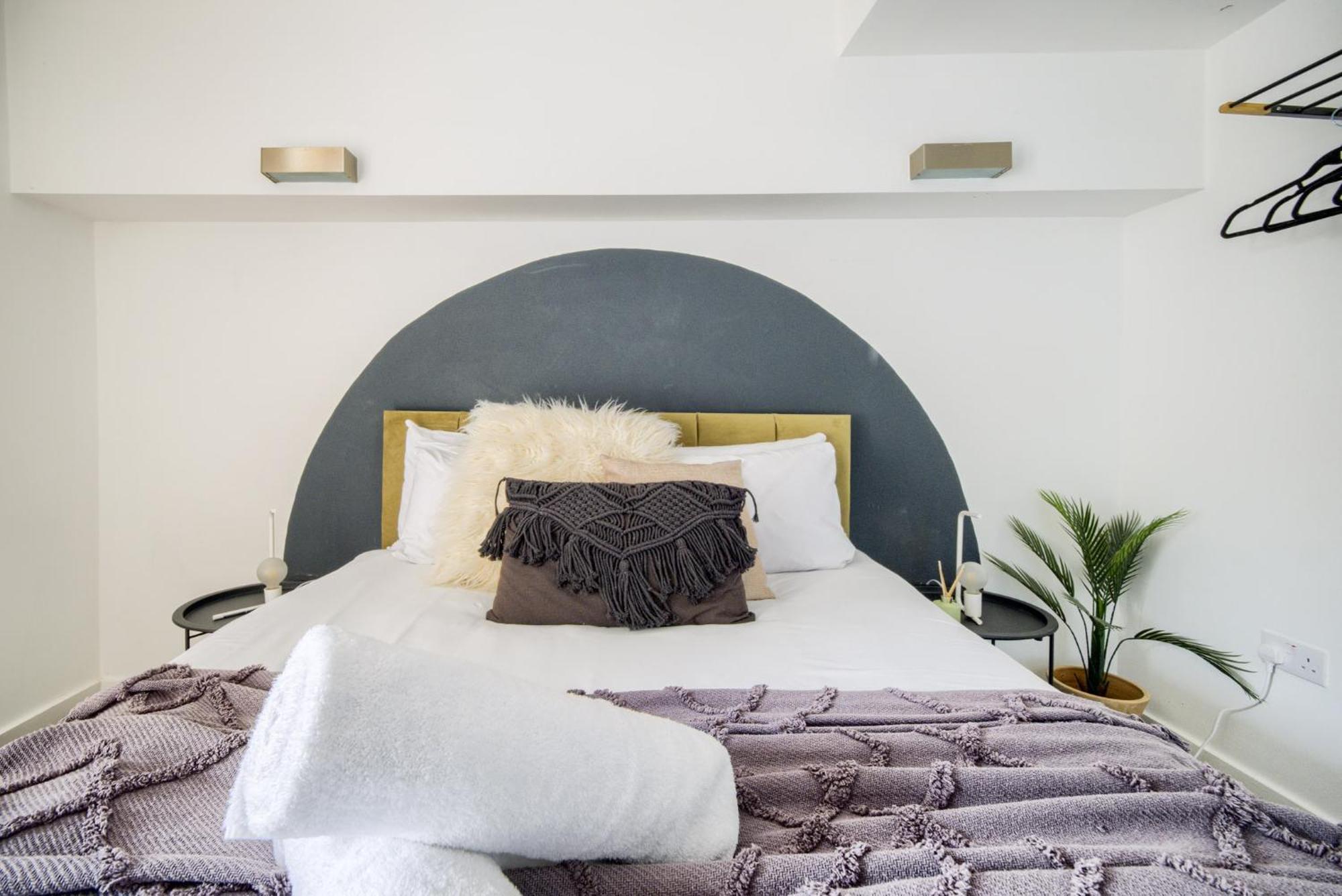 Coventry Large 4-Bed Townhouse By Empower Homes Екстер'єр фото