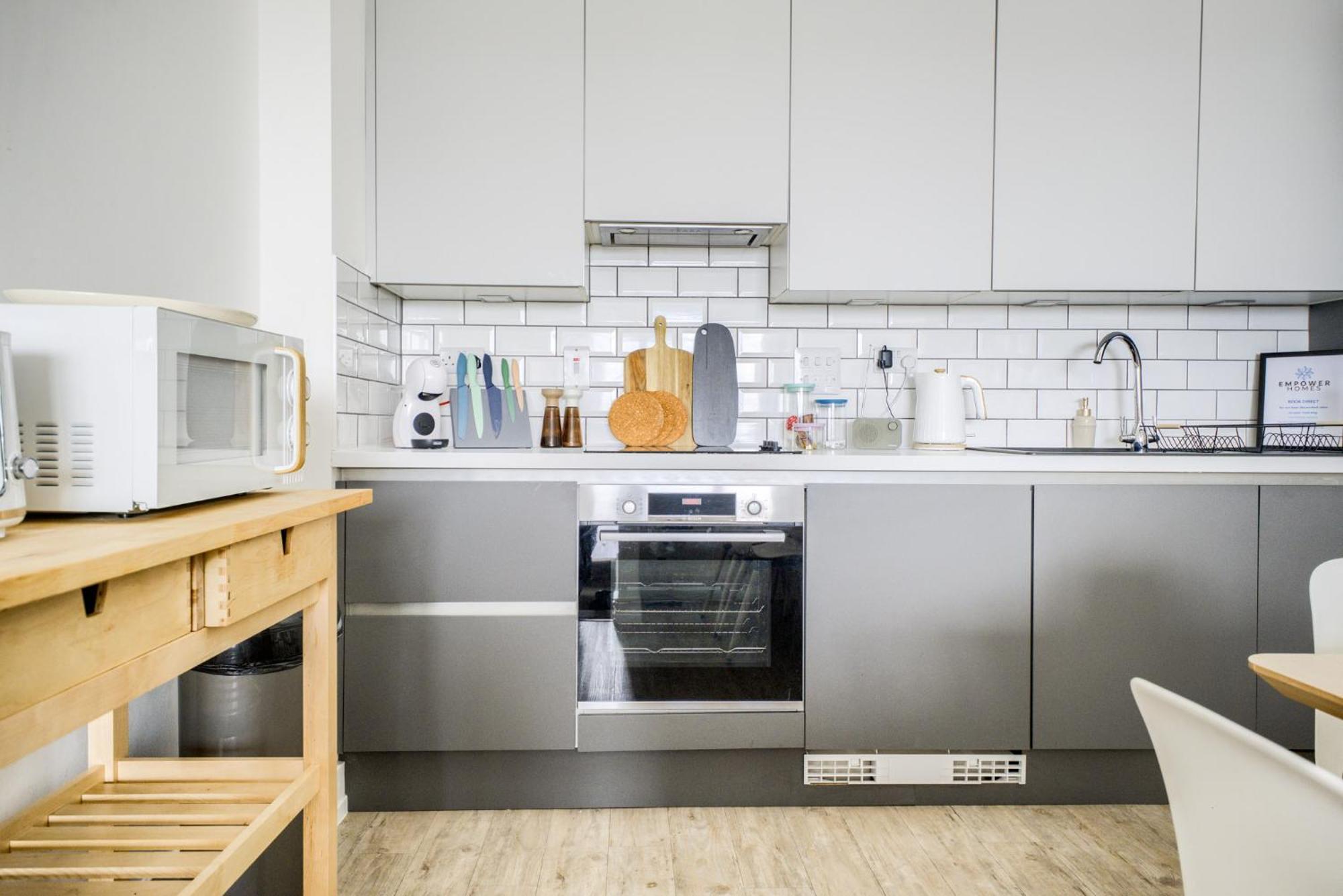 Coventry Large 4-Bed Townhouse By Empower Homes Екстер'єр фото