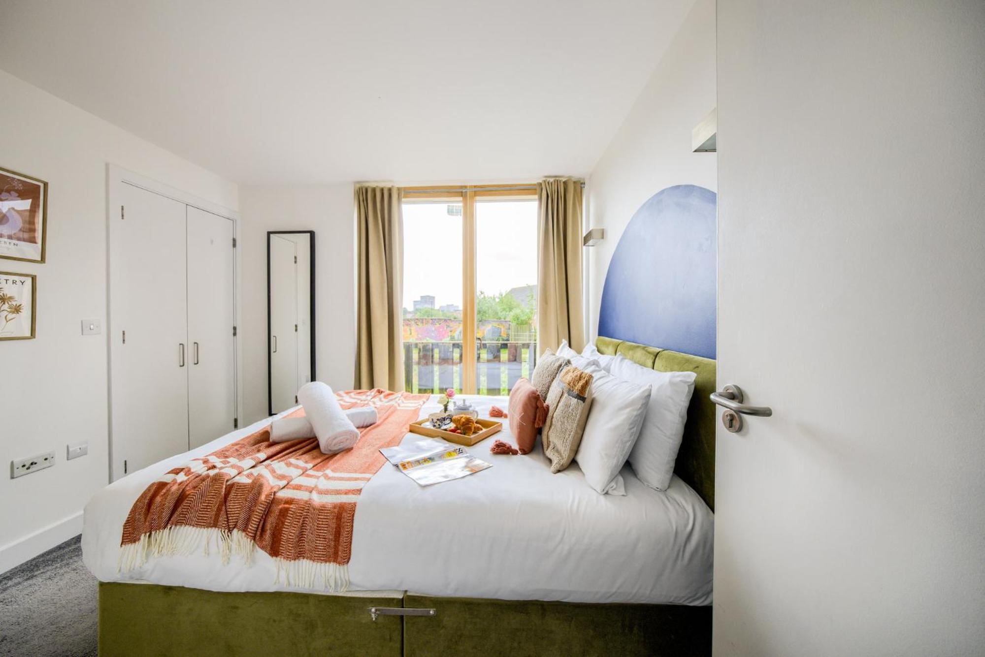 Coventry Large 4-Bed Townhouse By Empower Homes Екстер'єр фото