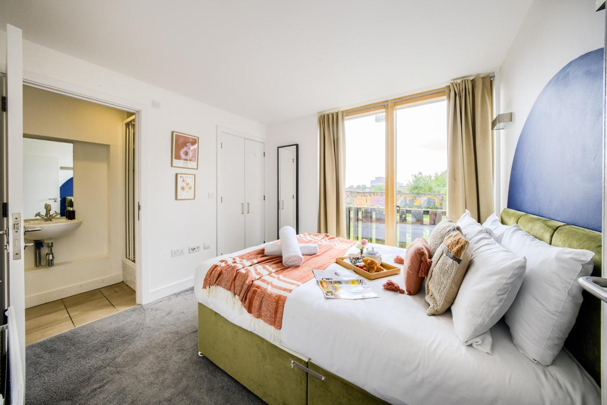 Coventry Large 4-Bed Townhouse By Empower Homes Екстер'єр фото