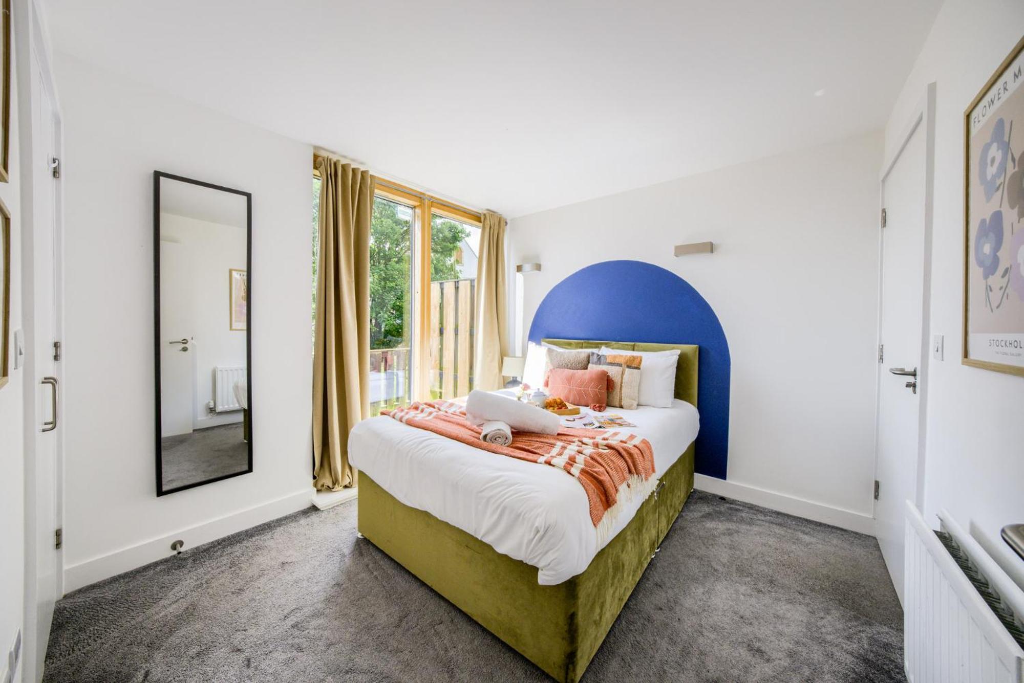 Coventry Large 4-Bed Townhouse By Empower Homes Екстер'єр фото